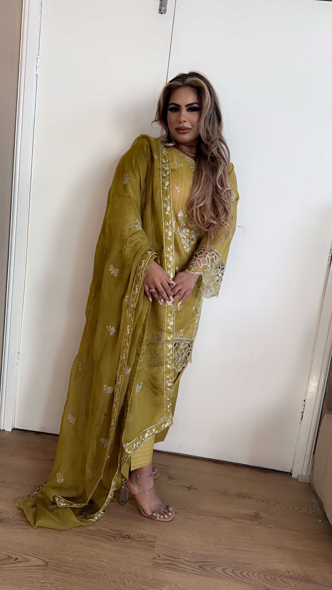 Farshi Suit