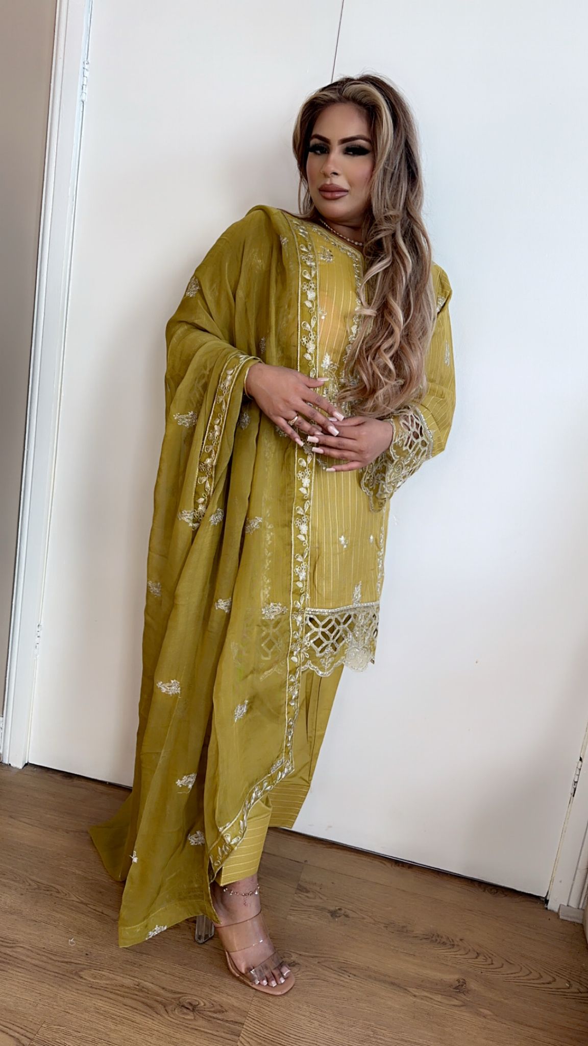 Farshi Suit